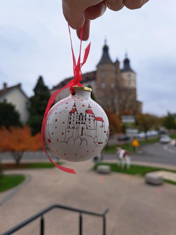 Boule de Noël céramique en émail blanc - Montbéliard