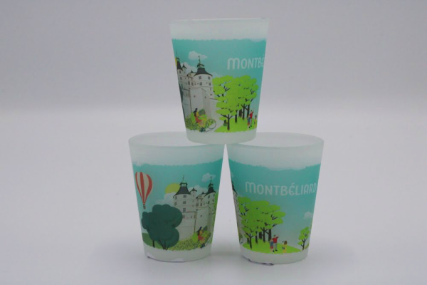 Verre à liqueur - illustration Château printemps
