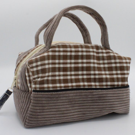 Trousse carrée verquelure avec anses velour